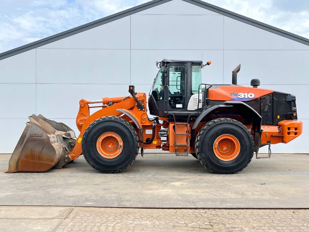 Hitachi ZW310-6 - Automatic Greasing / GOOD TYRES