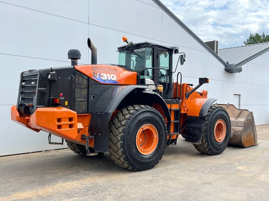 Hitachi ZW310-6 - Automatic Greasing / GOOD TYRES