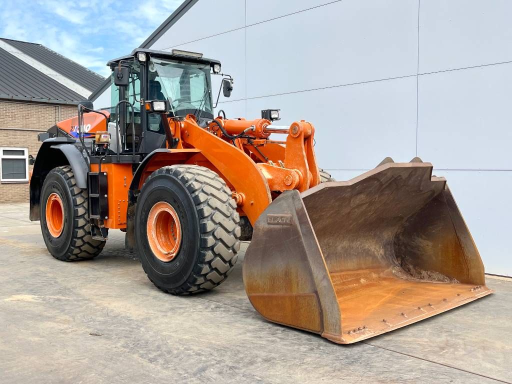 Hitachi ZW310-6 - Automatic Greasing / GOOD TYRES