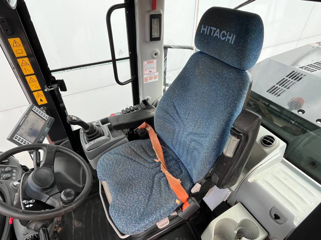Hitachi ZW310-6 - Automatic Greasing / GOOD TYRES