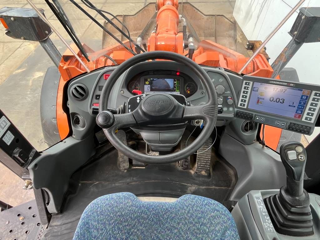 Hitachi ZW310-6 - Automatic Greasing / GOOD TYRES