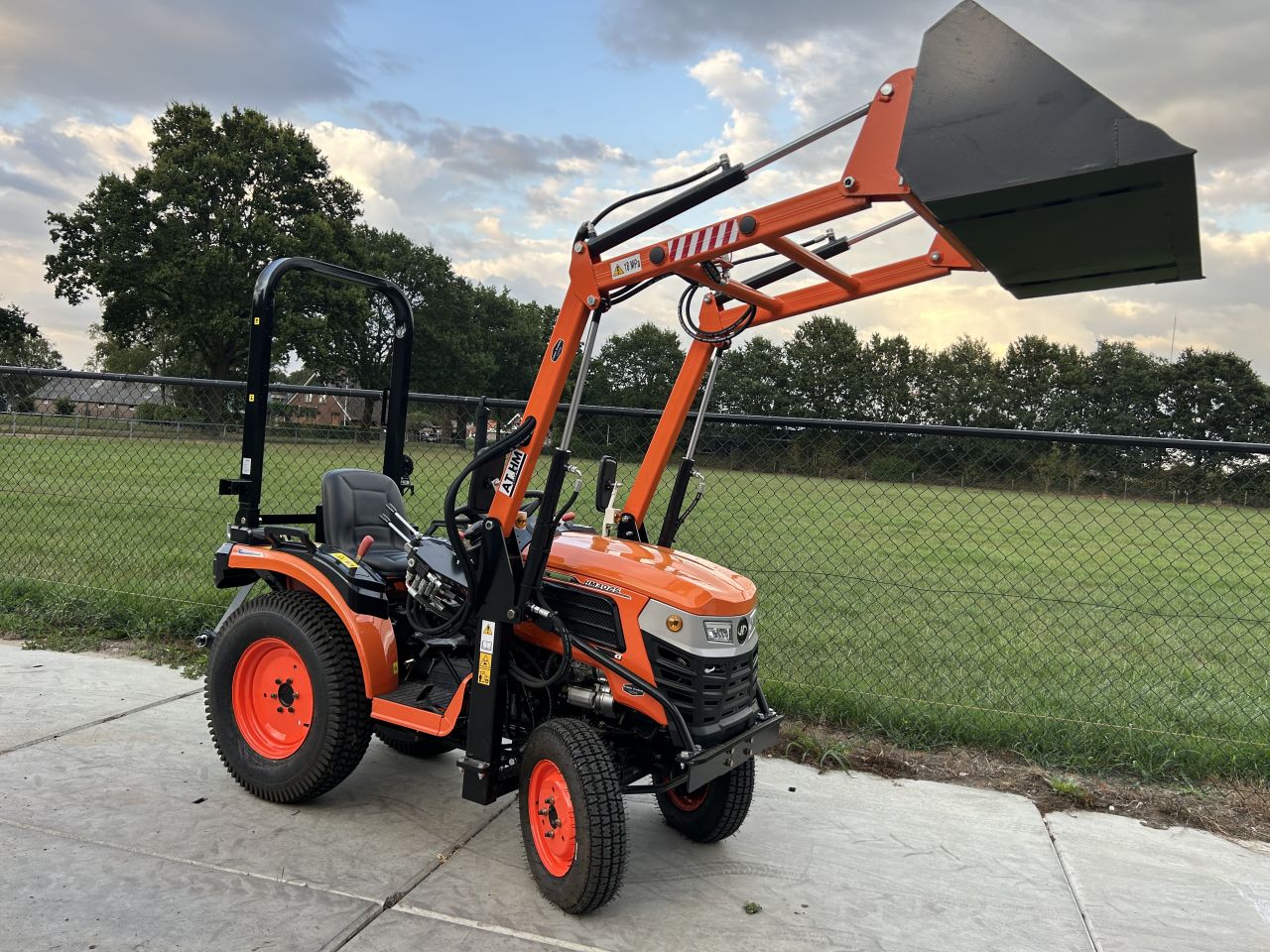 Hele mooie Hinomoto HM3025 (MARGE)