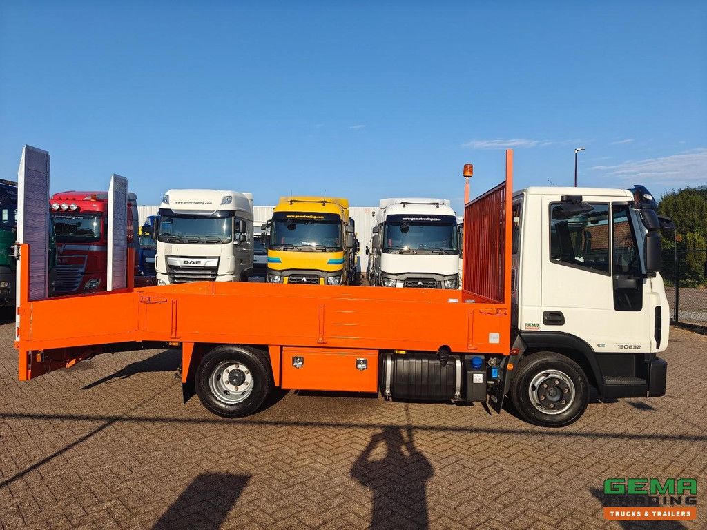 Iveco EuroCargo 80-160 4x2 DayCab Euro6C - Loading Platform 5m + Ramps + Winch - 22,000km - Payload 3140kg