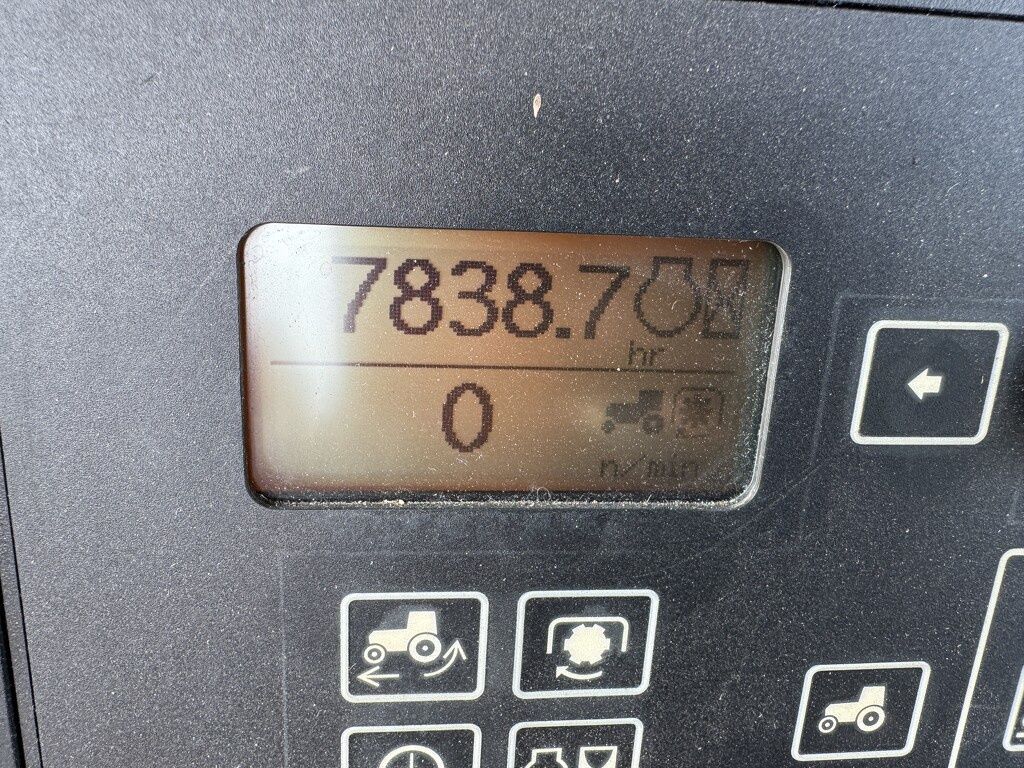 John Deere 8130