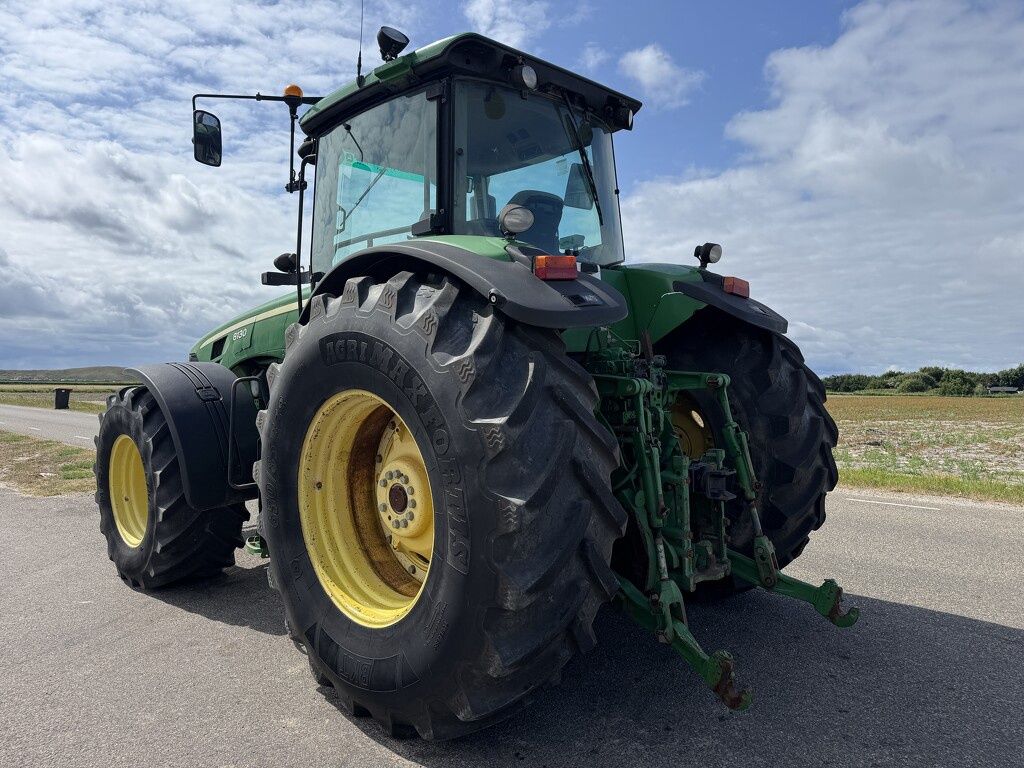 John Deere 8130