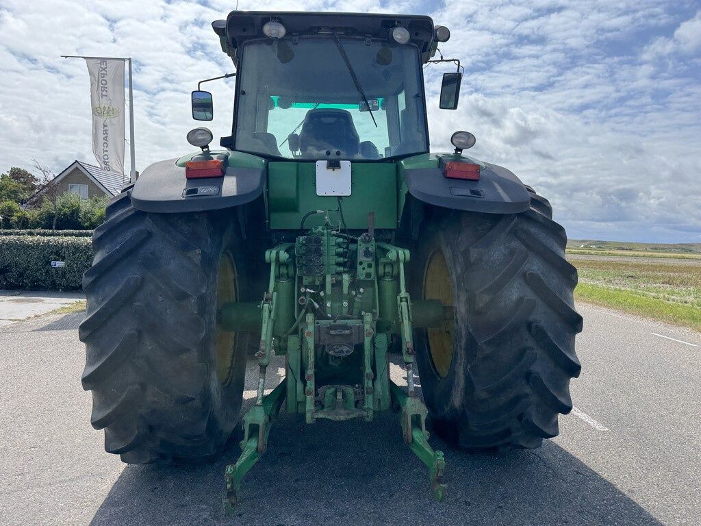 John Deere 8130