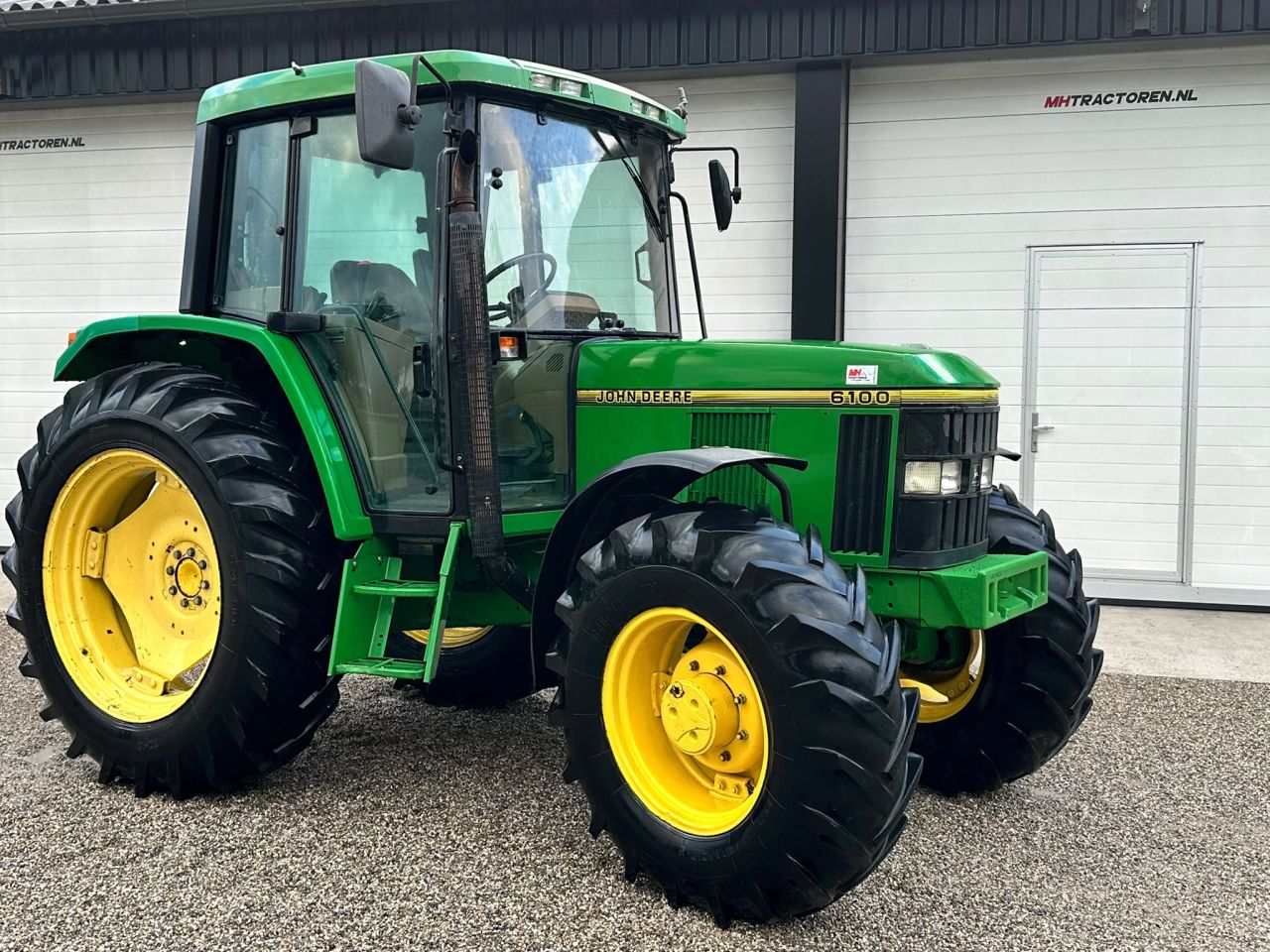 John Deere 6100