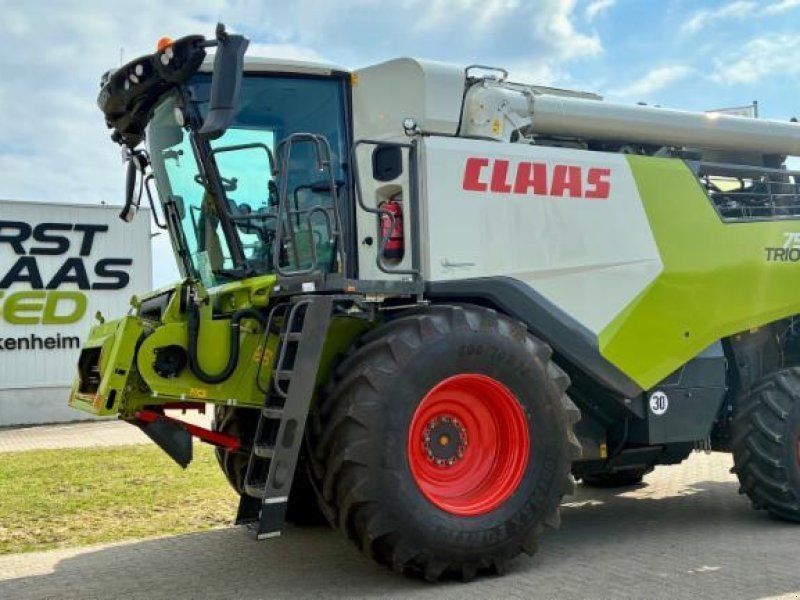 Claas TRION 750