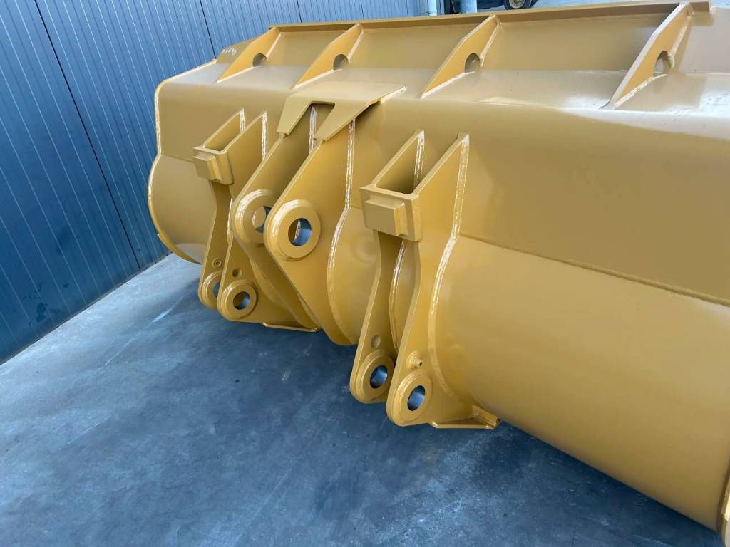 CAT 938M