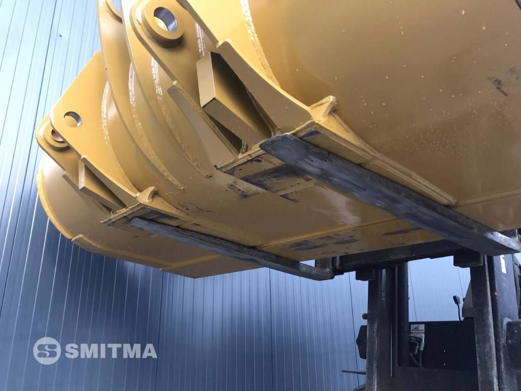 CAT 950M
