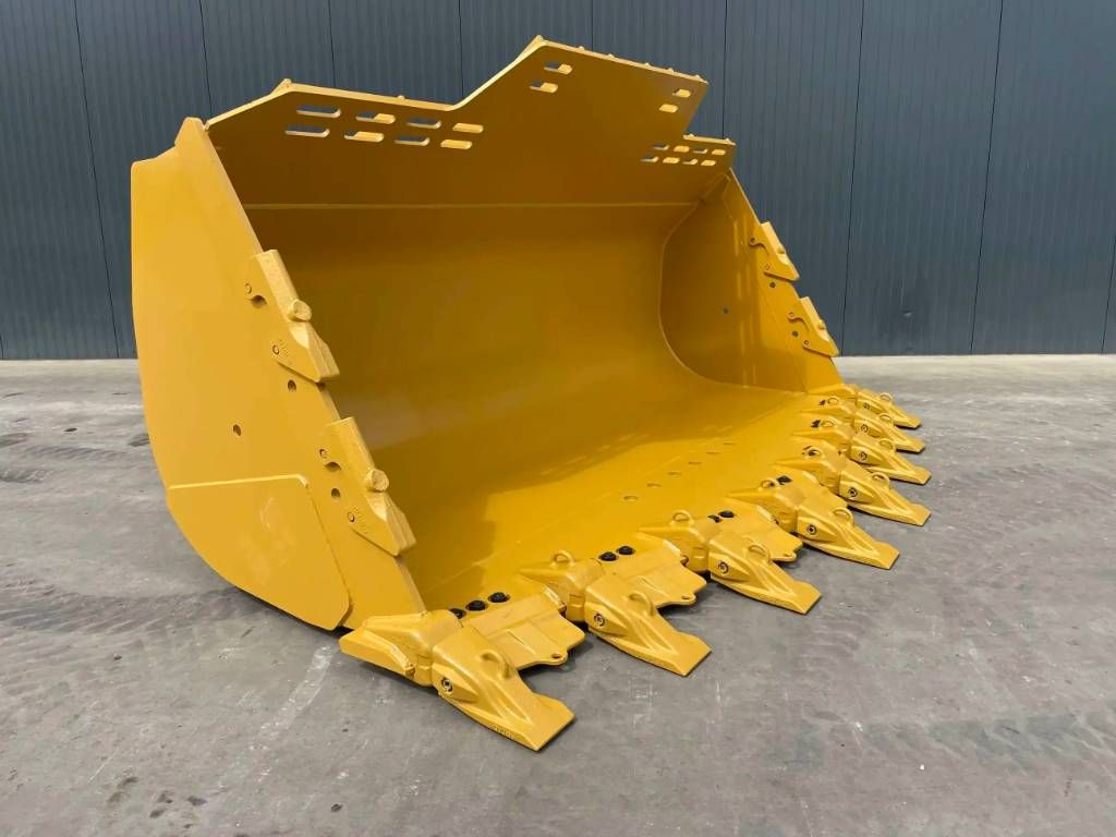 CAT 988