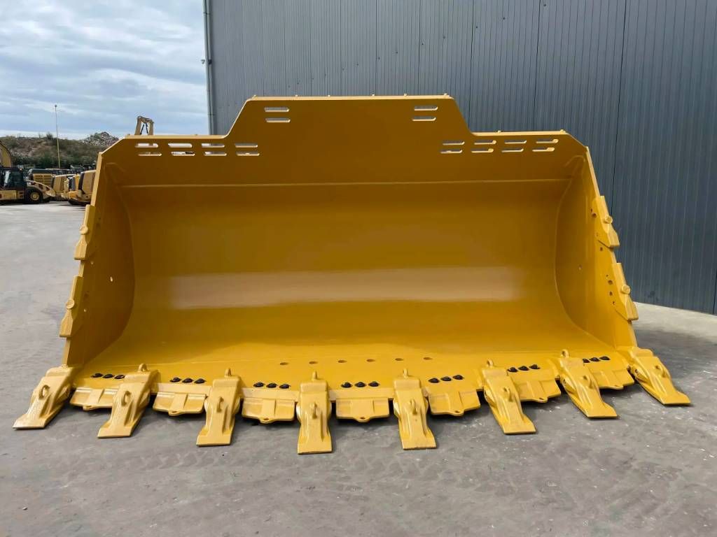 CAT 988
