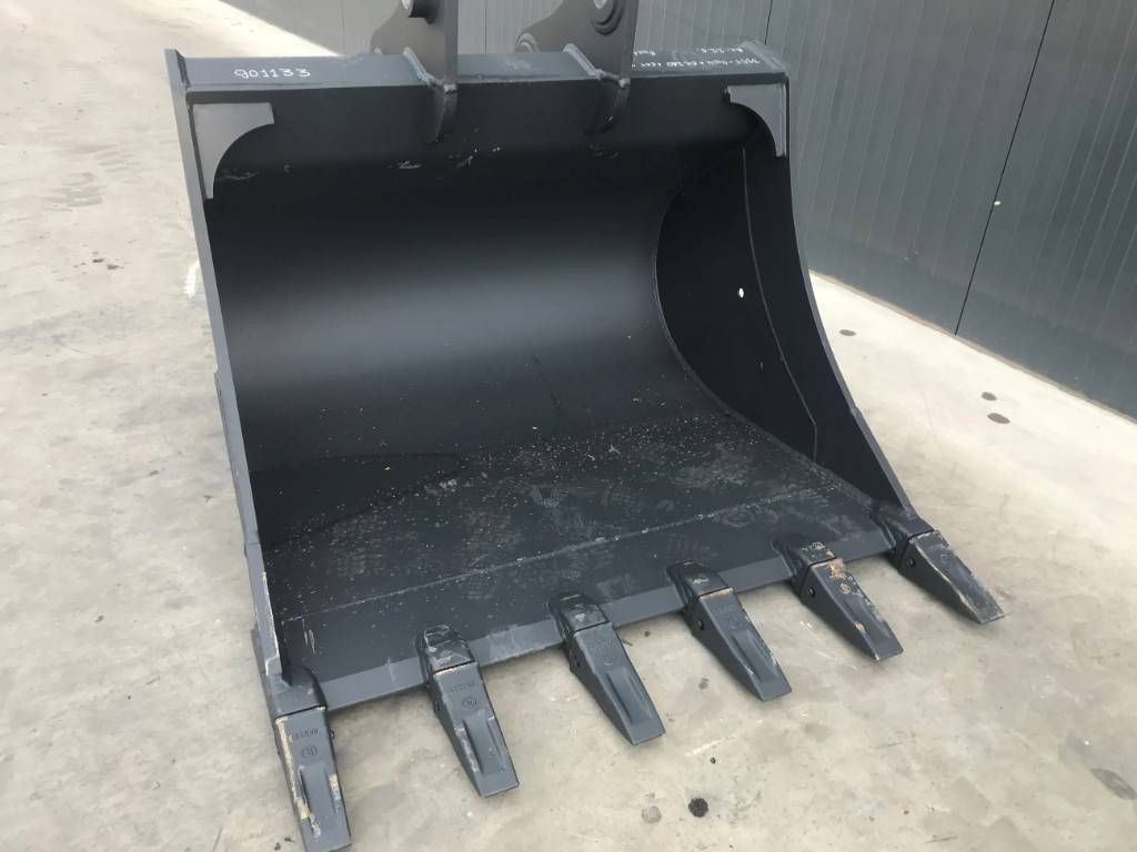 Volvo EC210