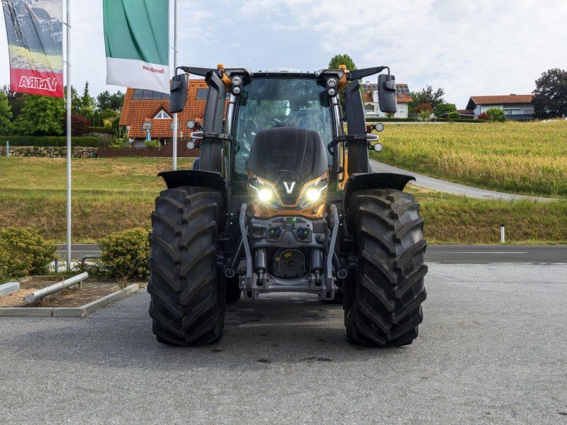 Valtra Q305