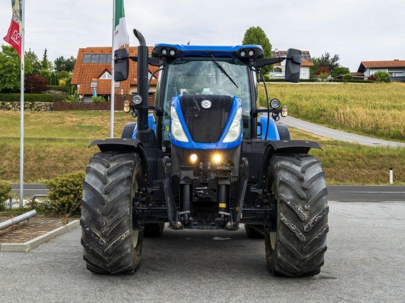 New Holland T7.230 Klassisch