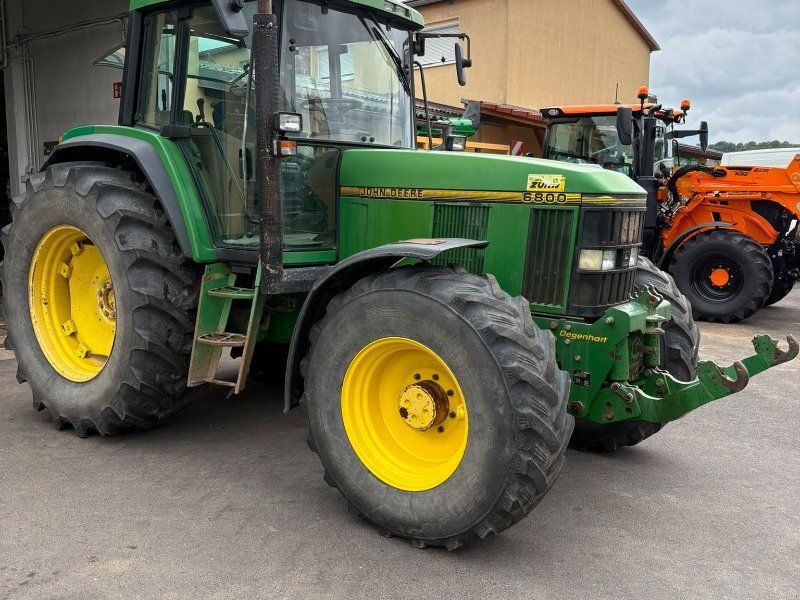 John Deere 6800