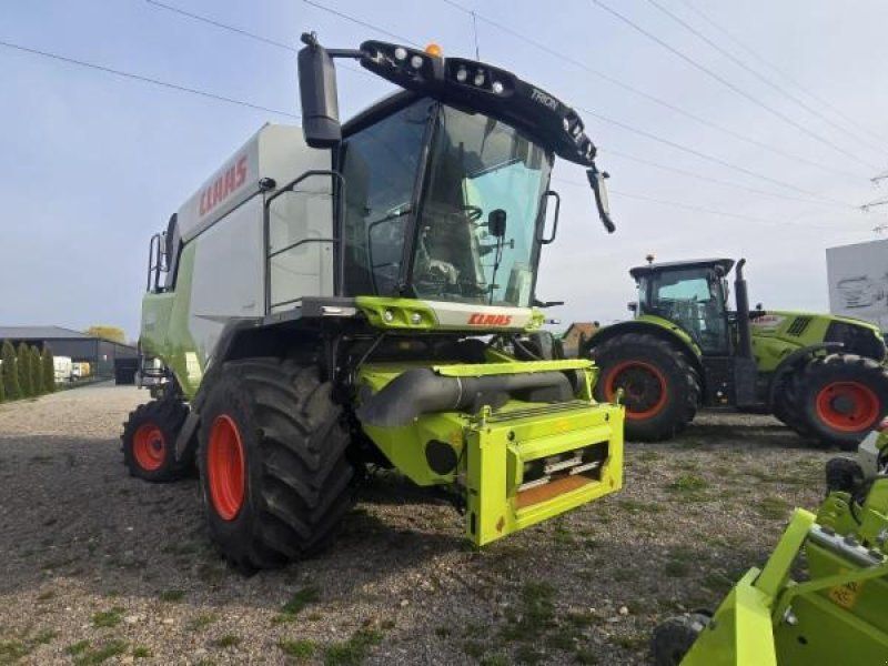 Claas TRION 520