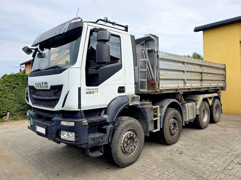 Iveco TRAKKER 450E6
