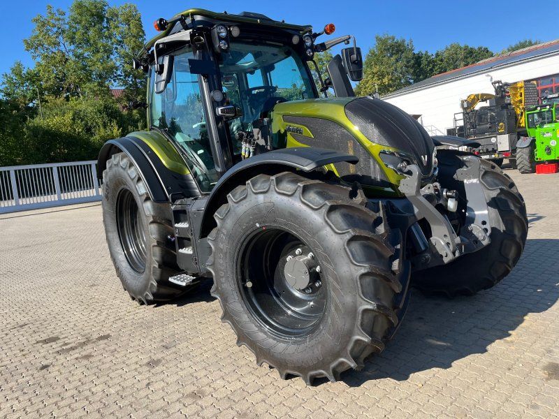 Valtra N155D Forst