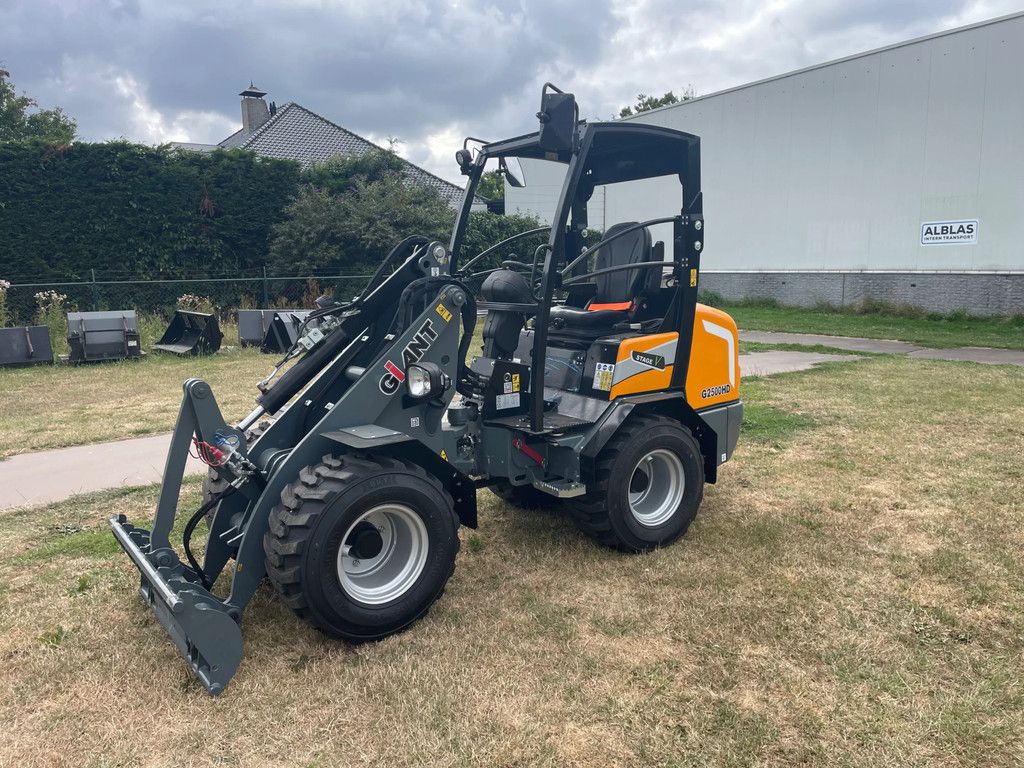 Giant G2500HD Xtra NIEUW !! Met bak en lepels