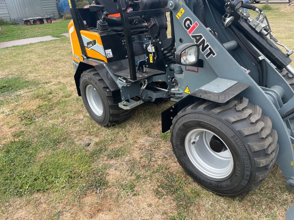Giant G2500HD Xtra NIEUW !! Met bak en lepels
