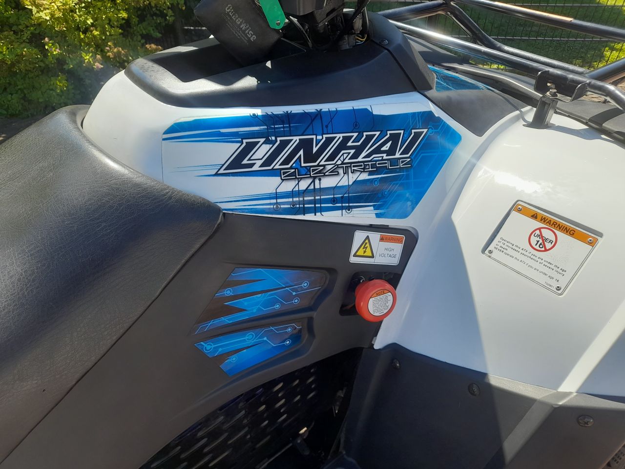 Linhai Elektriche quad met bromfiets kenteken