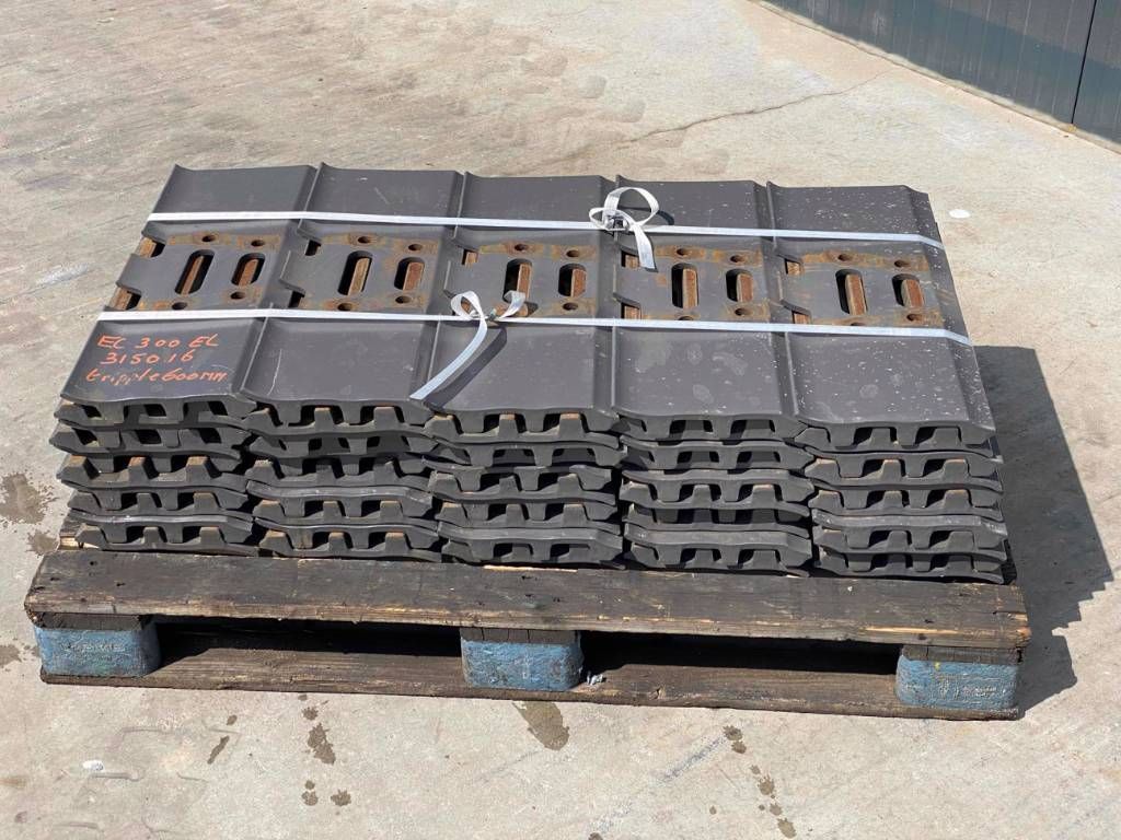 JCB JS240 / JS260 / JS300 Shoes/Pads