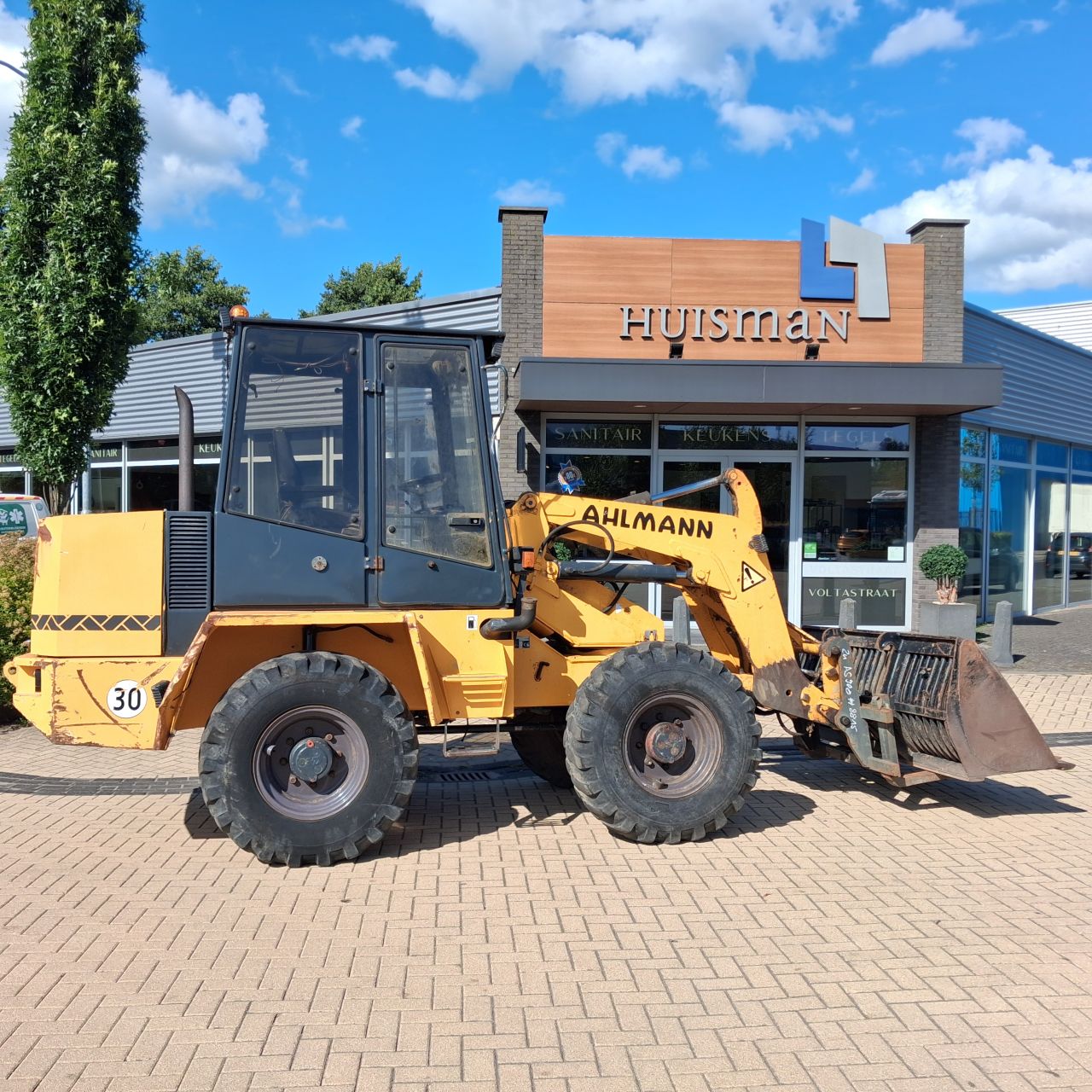 Ahlmann As6 Shovel.