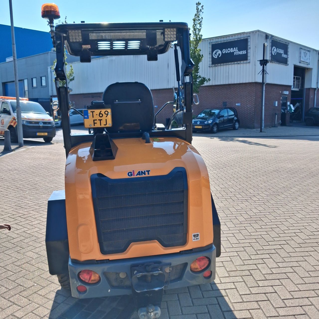 Giant G2700HD Xtra Plus.