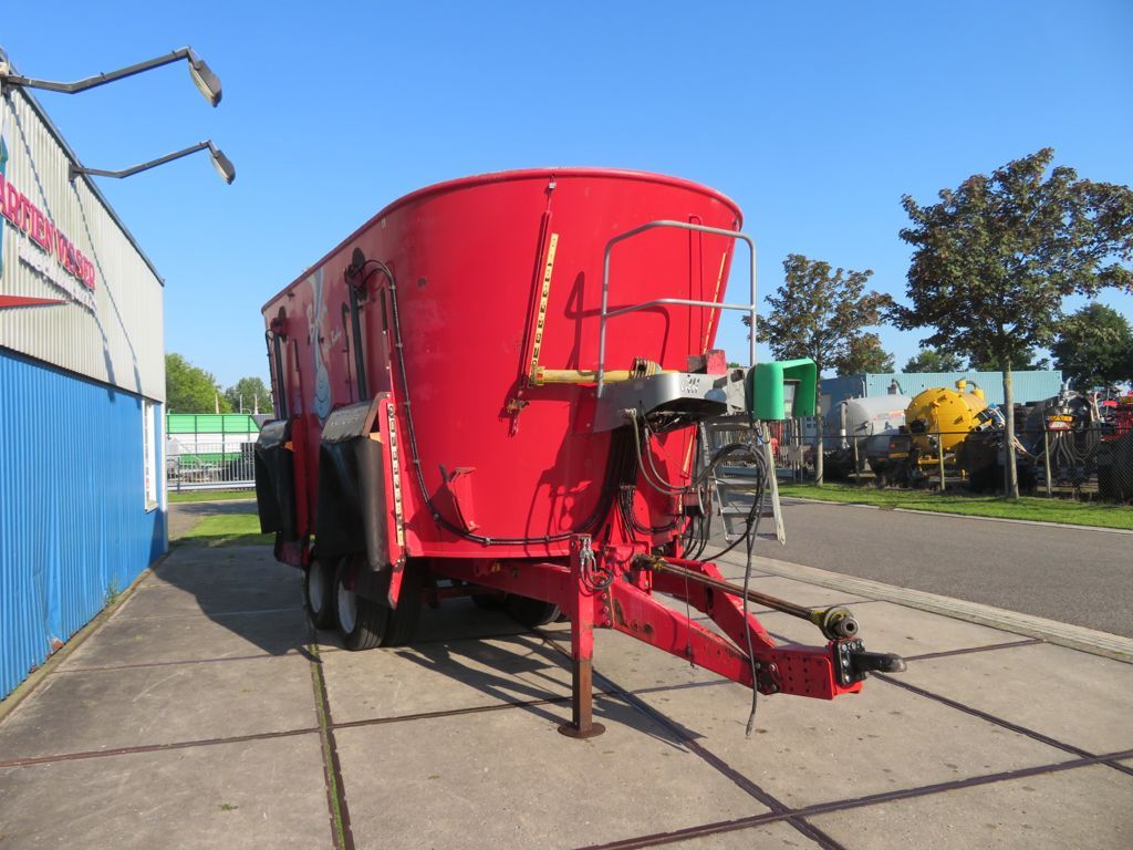 Peecon VMW 320 voermengwagen