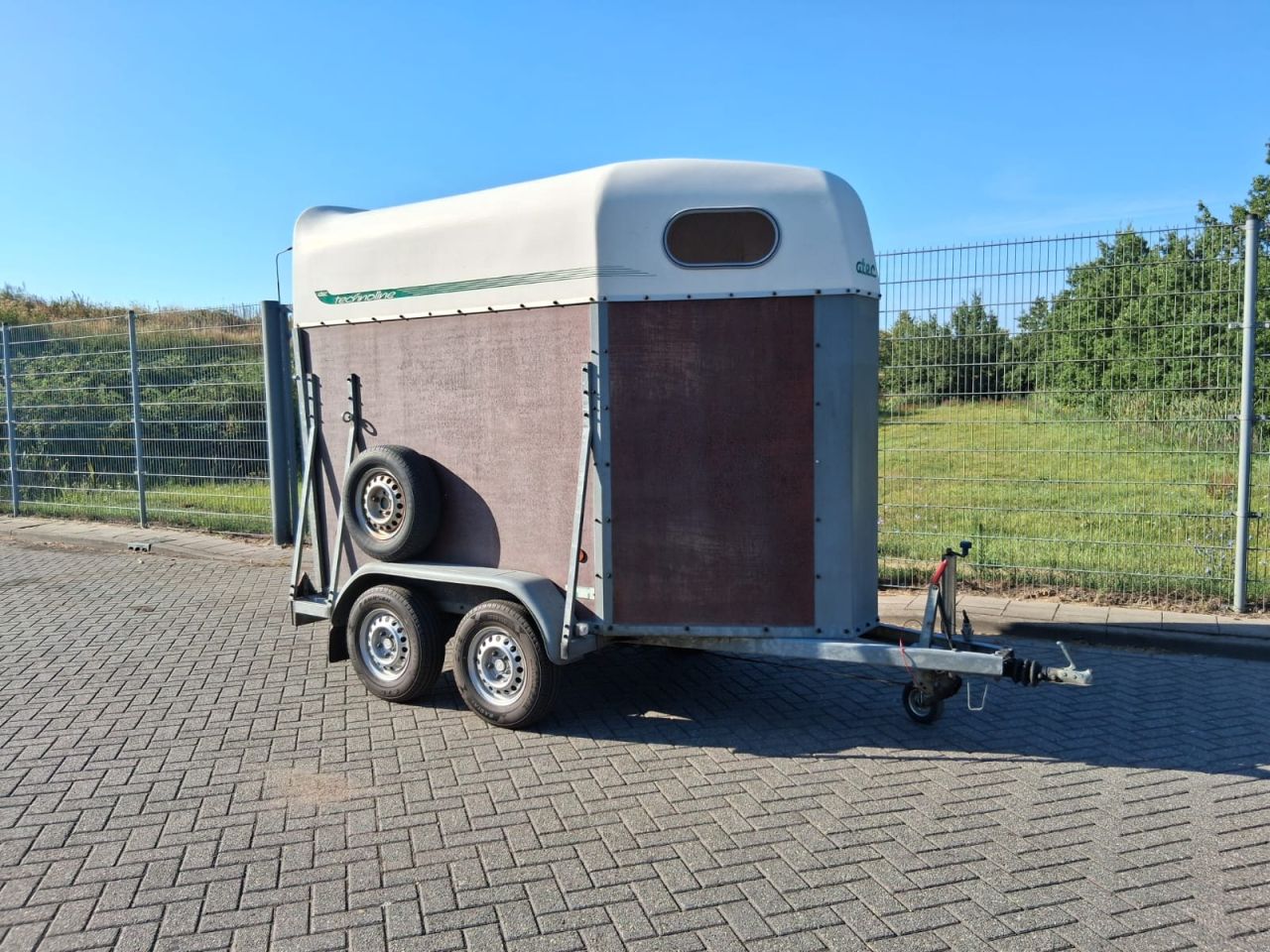 Atec Technoline paardentrailer