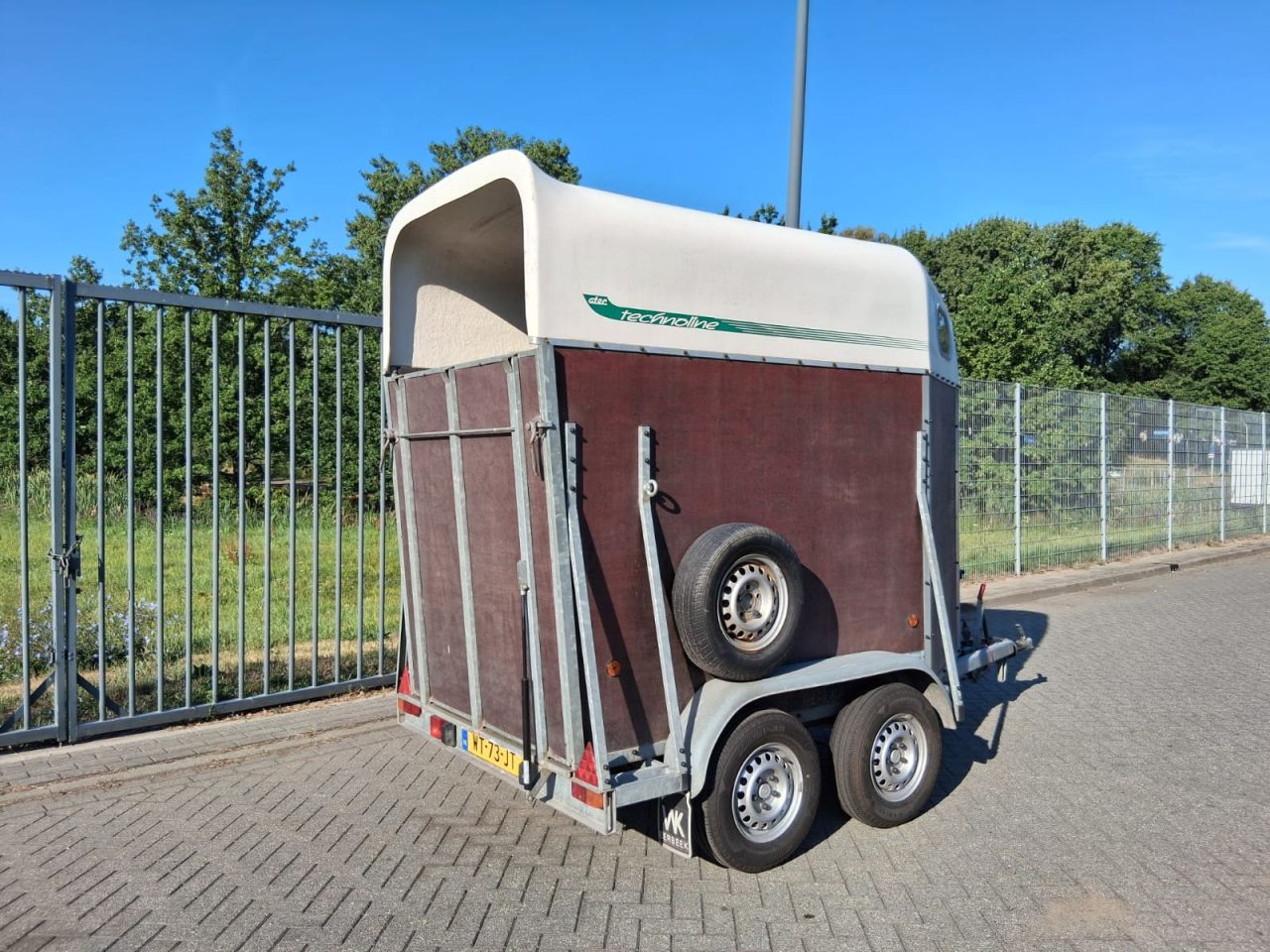 Atec Technoline paardentrailer
