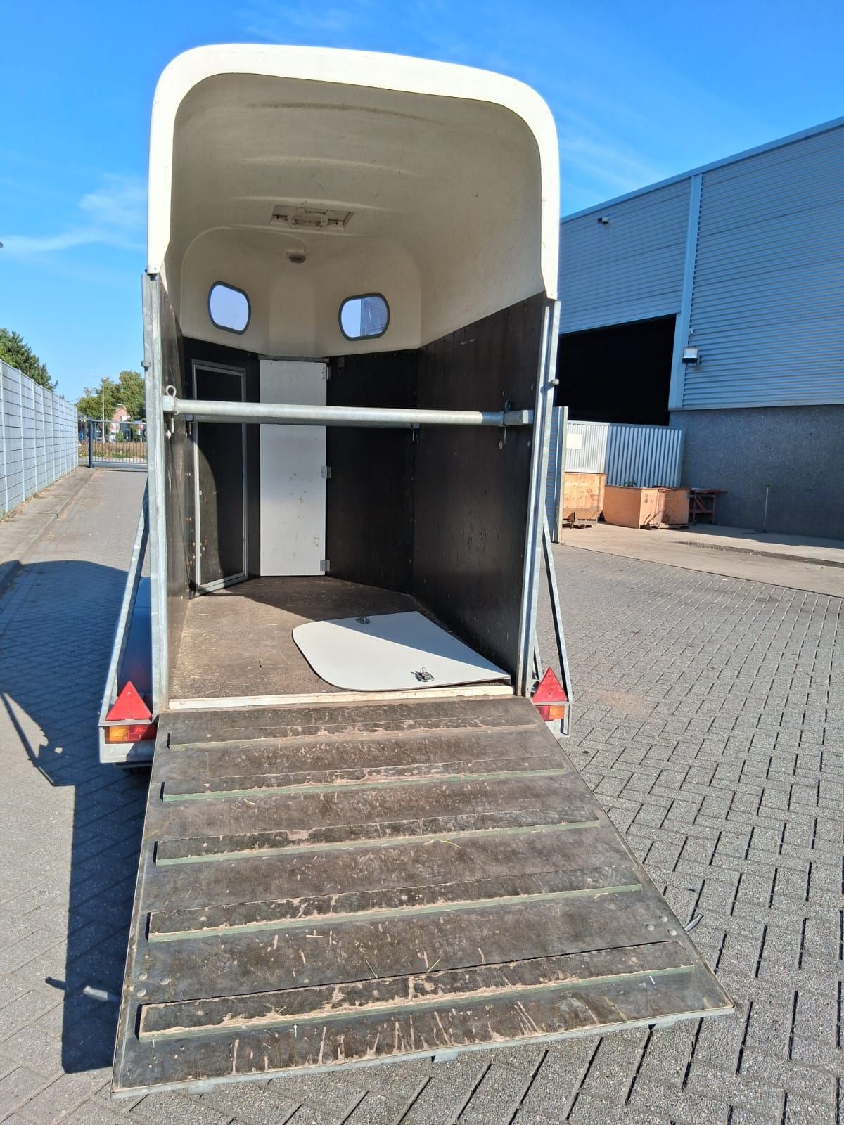 Atec Technoline paardentrailer