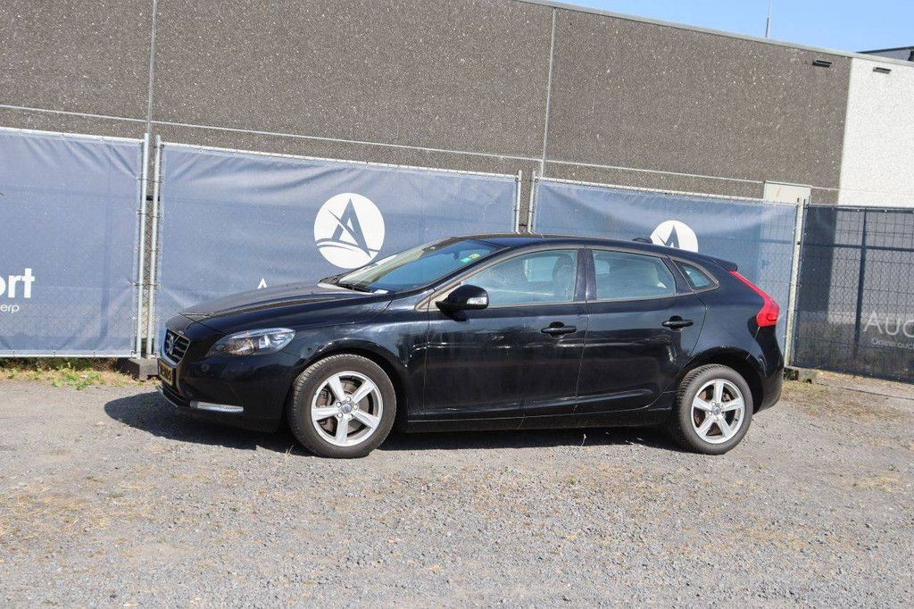 Personenauto Volvo V40 Benzine 123pk 2015