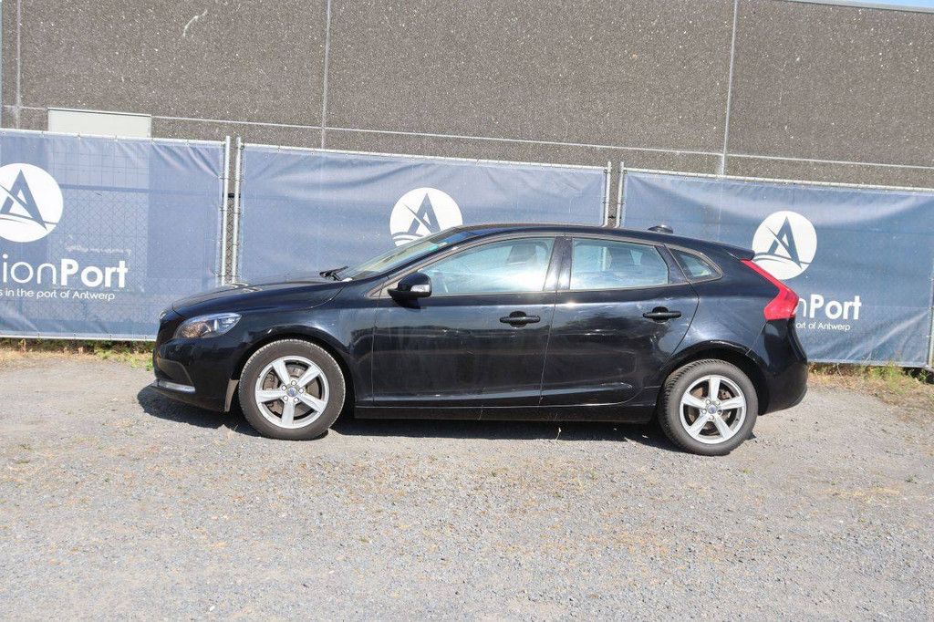 Personenauto Volvo V40 Benzine 123pk 2015