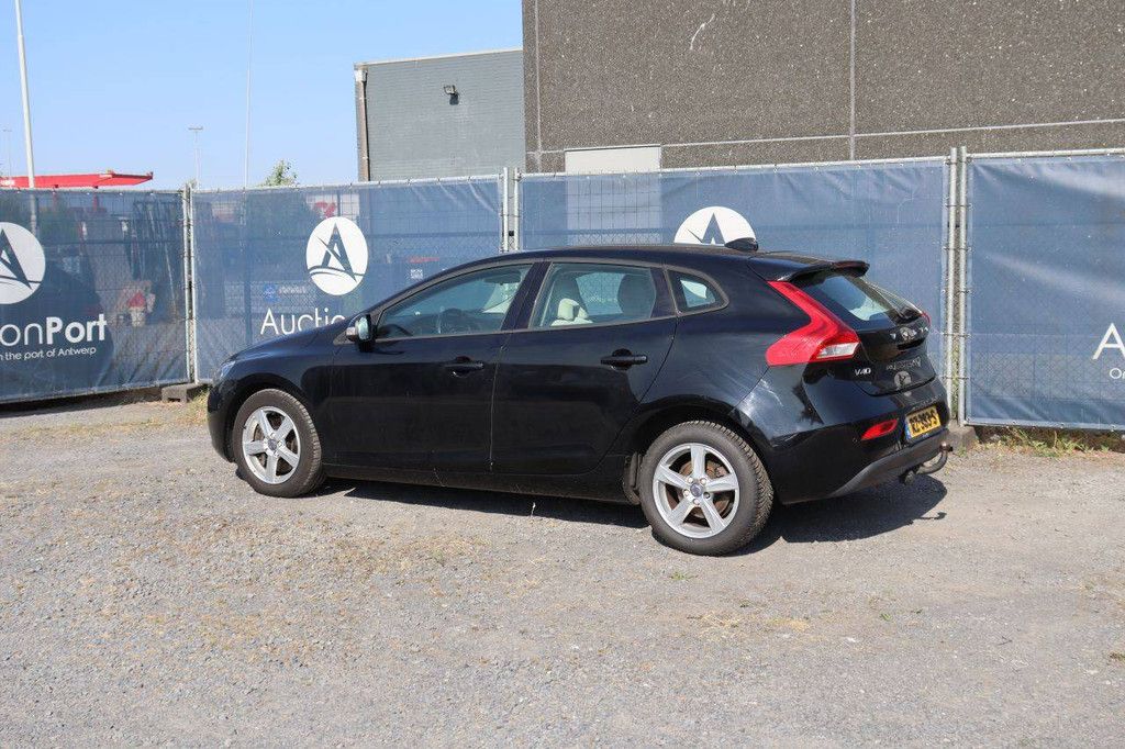 Personenauto Volvo V40 Benzine 123pk 2015