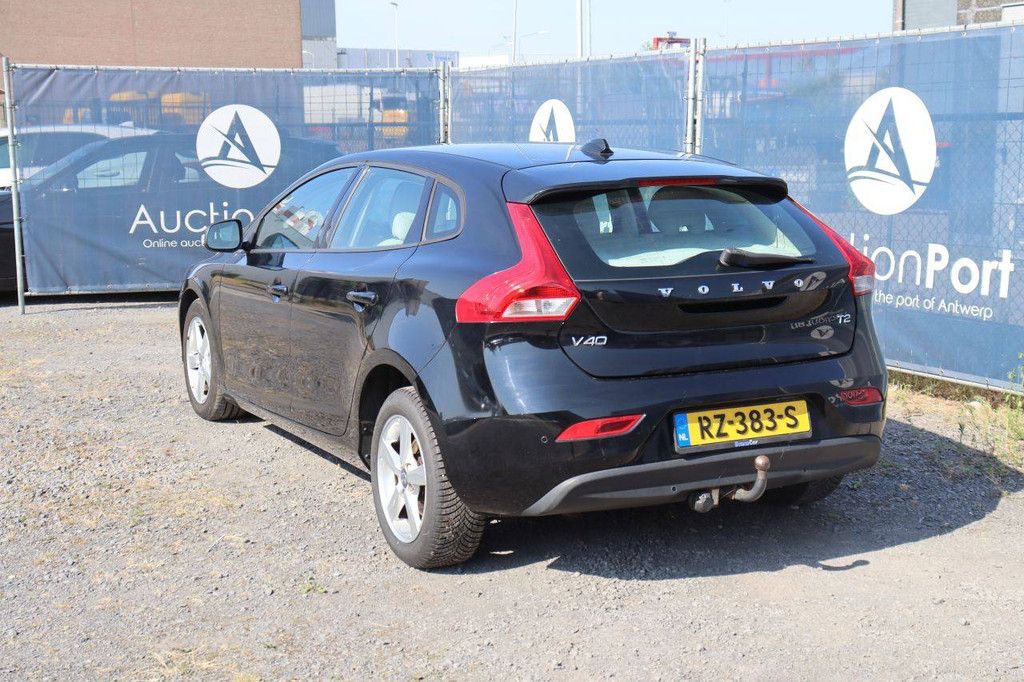 Personenauto Volvo V40 Benzine 123pk 2015