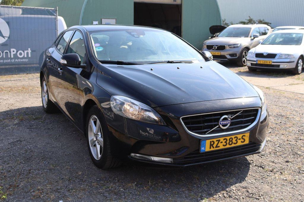 Personenauto Volvo V40 Benzine 123pk 2015
