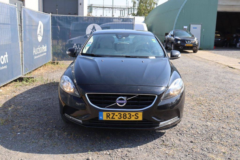 Personenauto Volvo V40 Benzine 123pk 2015
