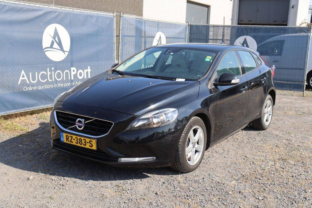 Personenauto Volvo V40 Benzine 123pk 2015