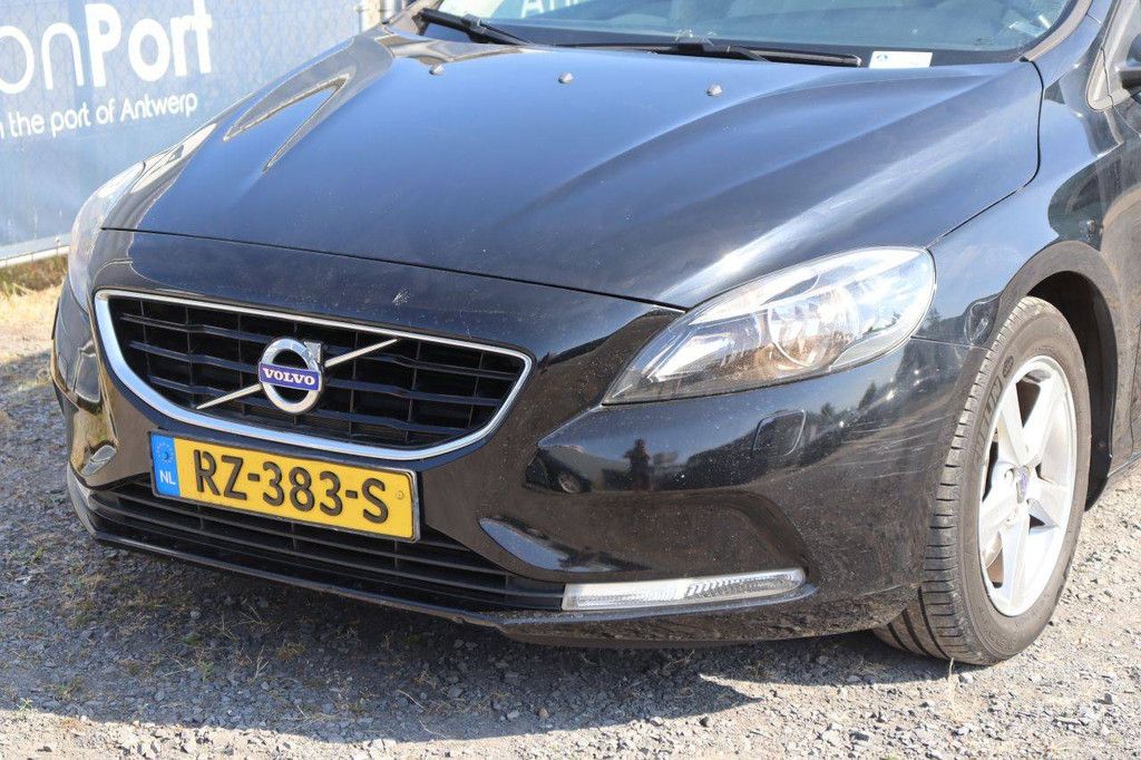 Personenauto Volvo V40 Benzine 123pk 2015