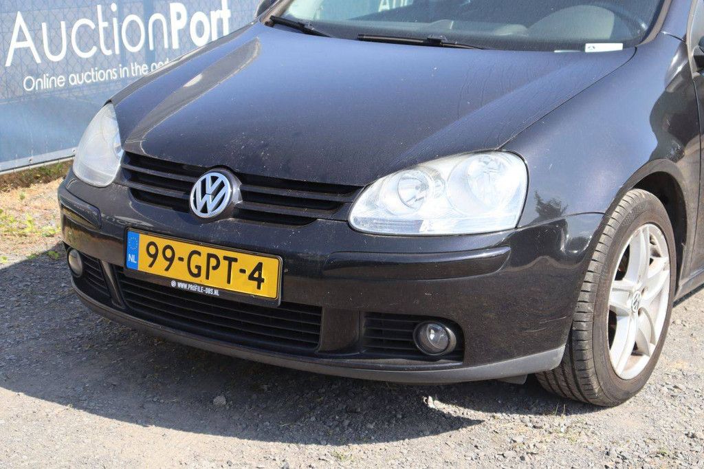 Passenger car Volkswagen Golf Petrol 123hp 2008