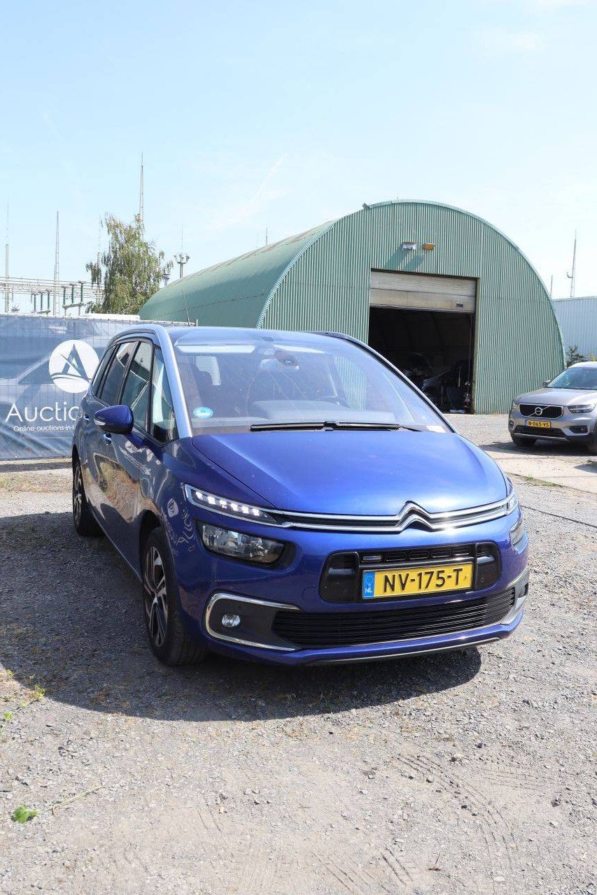 Passenger car Citroen C4 Picasso Petrol 131hp 2017