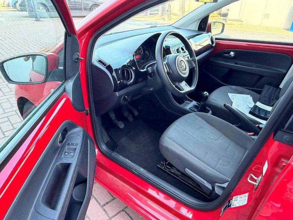 Pkw Volkswagen Up! 1.0 Move up Benzin 60 PS 2015