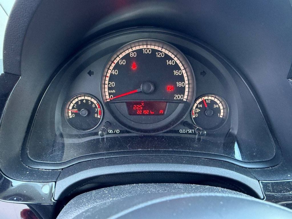 Pkw Volkswagen Up! 1.0 Move up Benzin 60 PS 2015