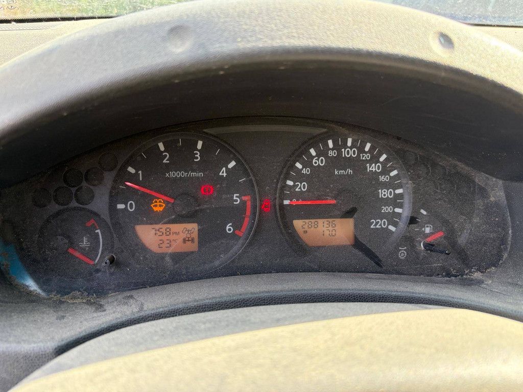 Passenger car Nissan Navara 2.5 CDI Diesel 2008