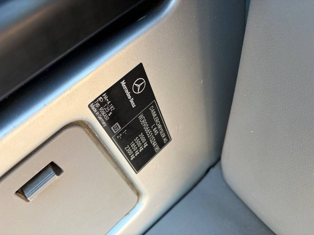 Van Mercedes-Benz Sprinter 515 2.2CDI Diesel 150hp 2007 (Margin)