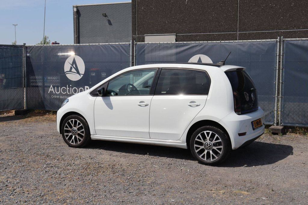 Volkswagen UP! Elektroauto mit 83 PS, Baujahr 2020