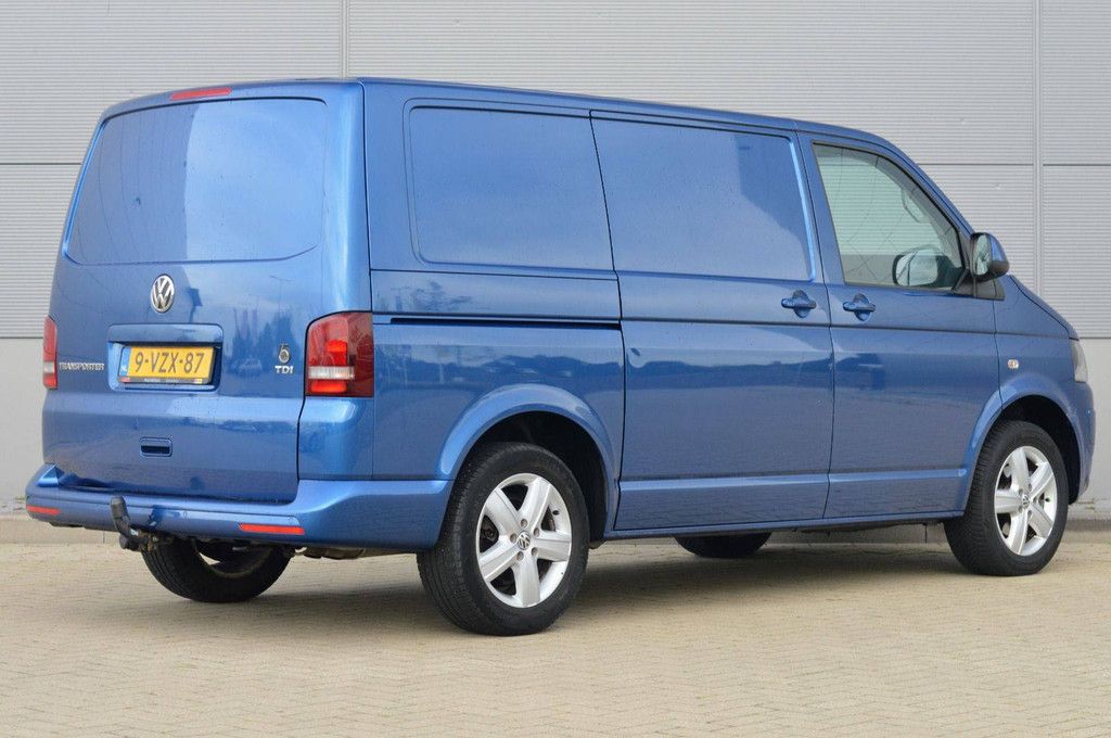 Volkswagen Transporter 2.0 TDI L1H1 65 Edition Diesel 180hp Van 2012