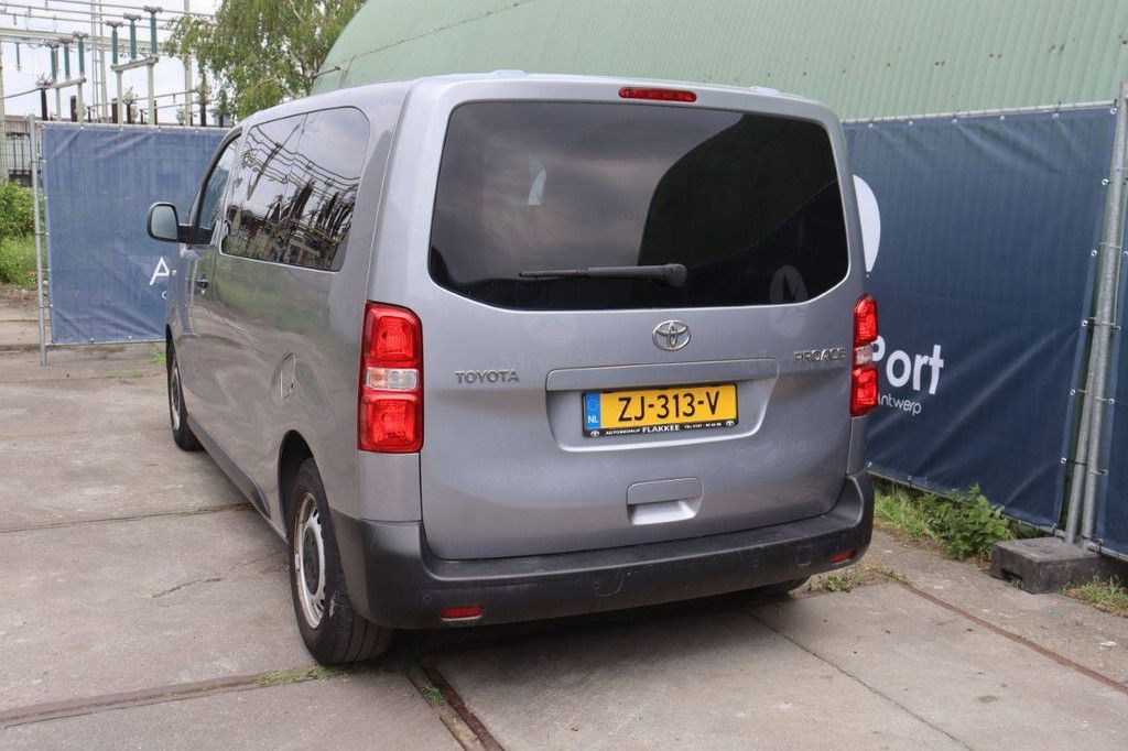9-seater Toyota Proace Diesel 120hp 2019